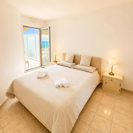 Apartamento Elegante Bilocale Con Terrazza Sul Mare